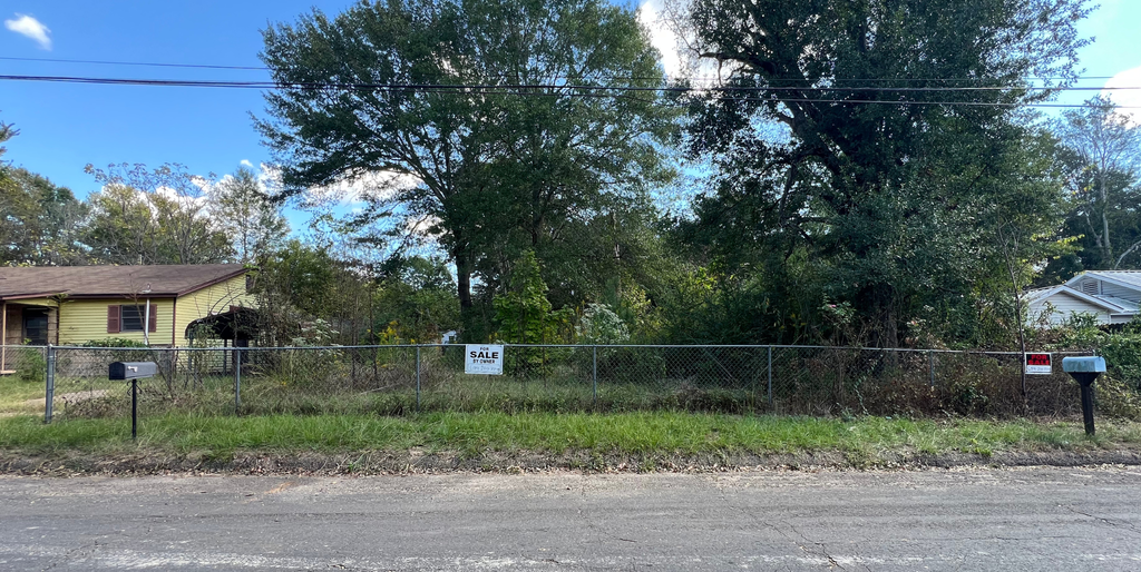 1004 North St, Gladewater, TX 75647