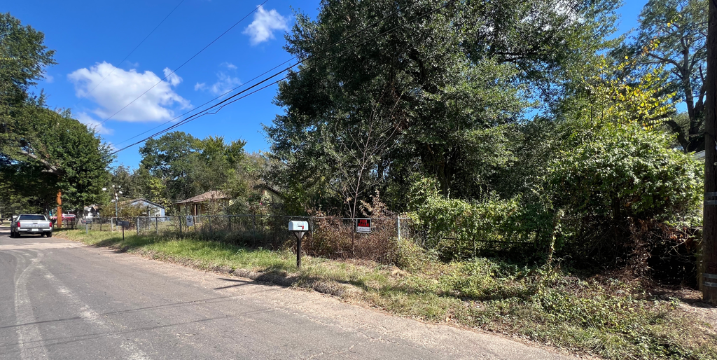 1004 North St, Gladewater, TX 75647