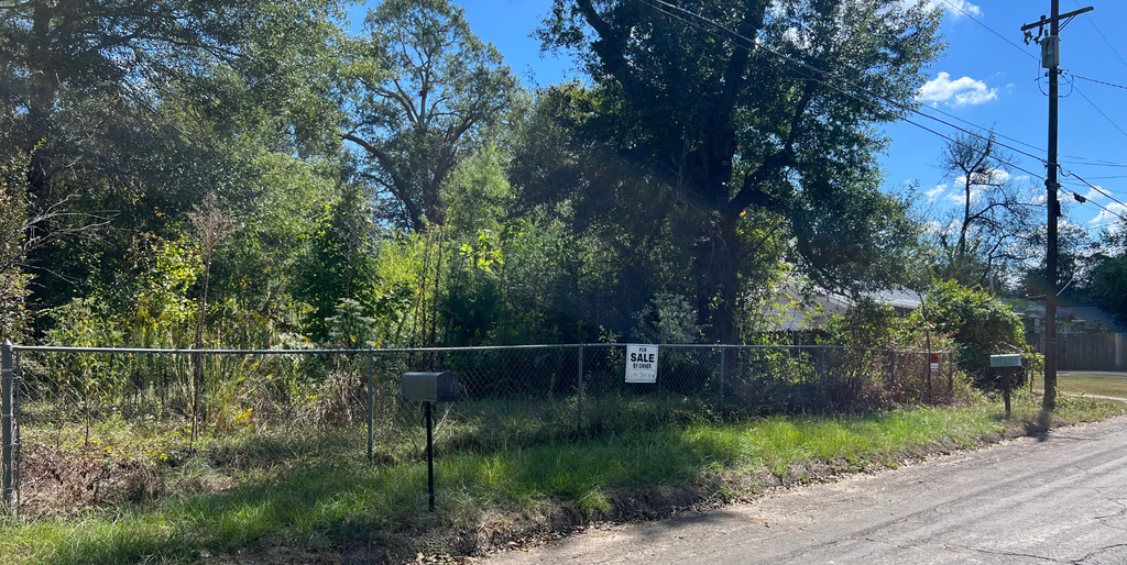 1004 North St, Gladewater, TX 75647