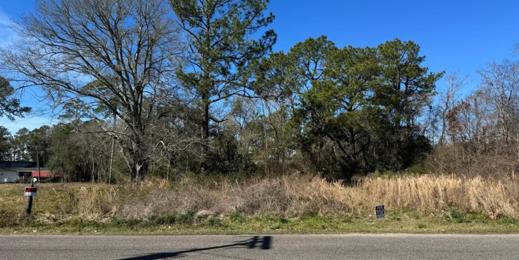 3919 Richard St, Moss Point, MS 39563