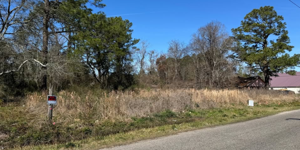 3919 Richard St, Moss Point, MS 39563