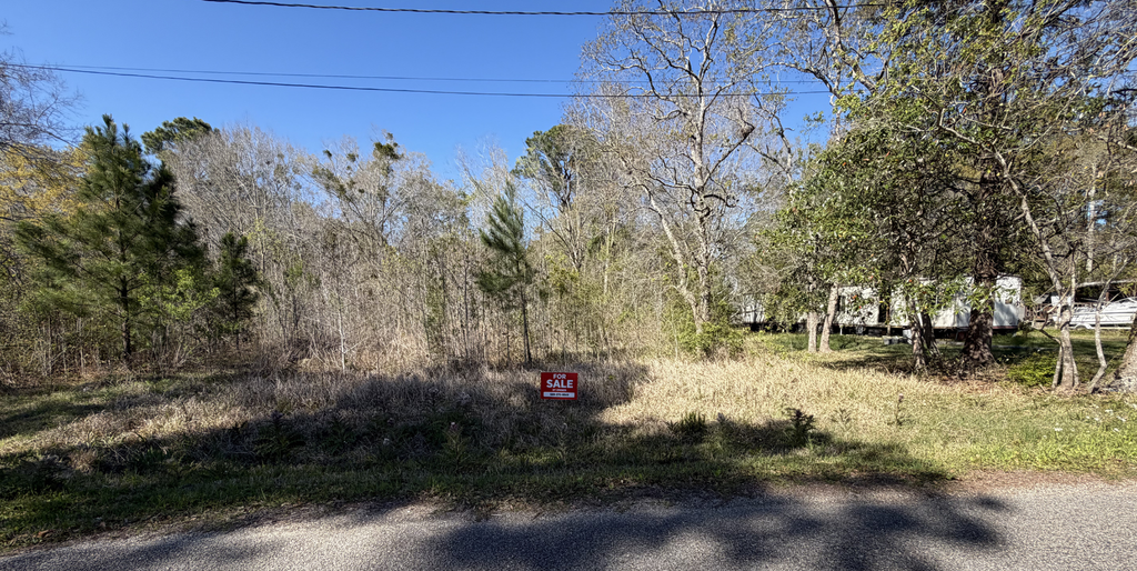 1620 Sunrise Dr, Gautier, MS 39553