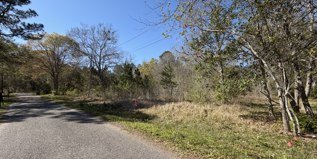 1620 Sunrise Dr, Gautier, MS 39553
