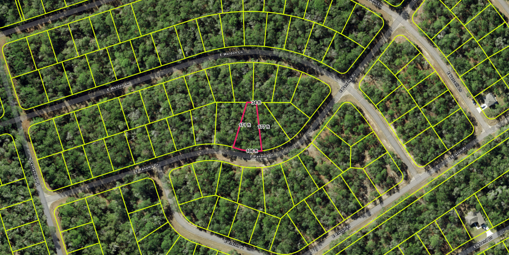 818 E Panama Dr, Dunnellon, FL 34434