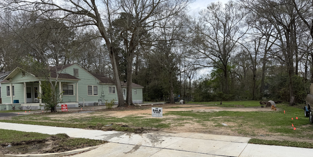 210 W 7th St, Hattiesburg, MS 39401