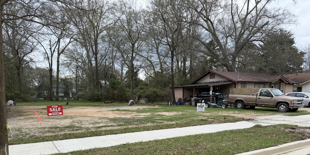 210 W 7th St, Hattiesburg, MS 39401