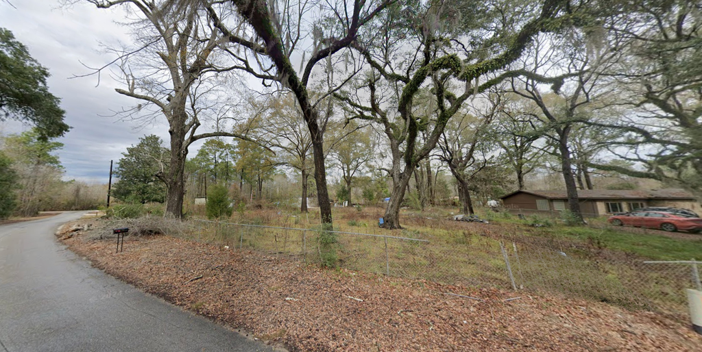 135 Loving Dr, Vidor, TX 77662