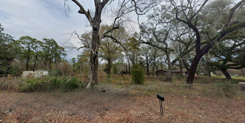135 Loving Dr, Vidor, TX 77662