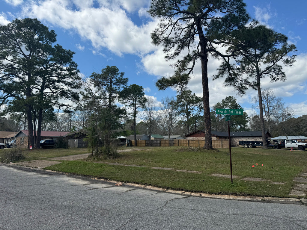 2406 Avenido Del Pinar St, Gautier, MS 39553