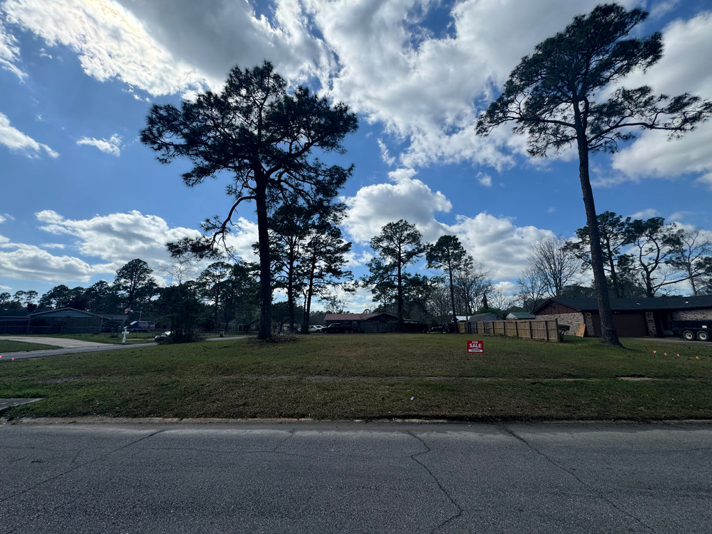 2406 Avenido Del Pinar St, Gautier, MS 39553