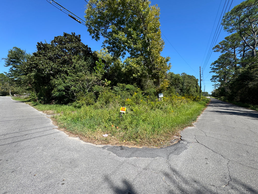 6325 Elder St, Moss Point, MS 39563