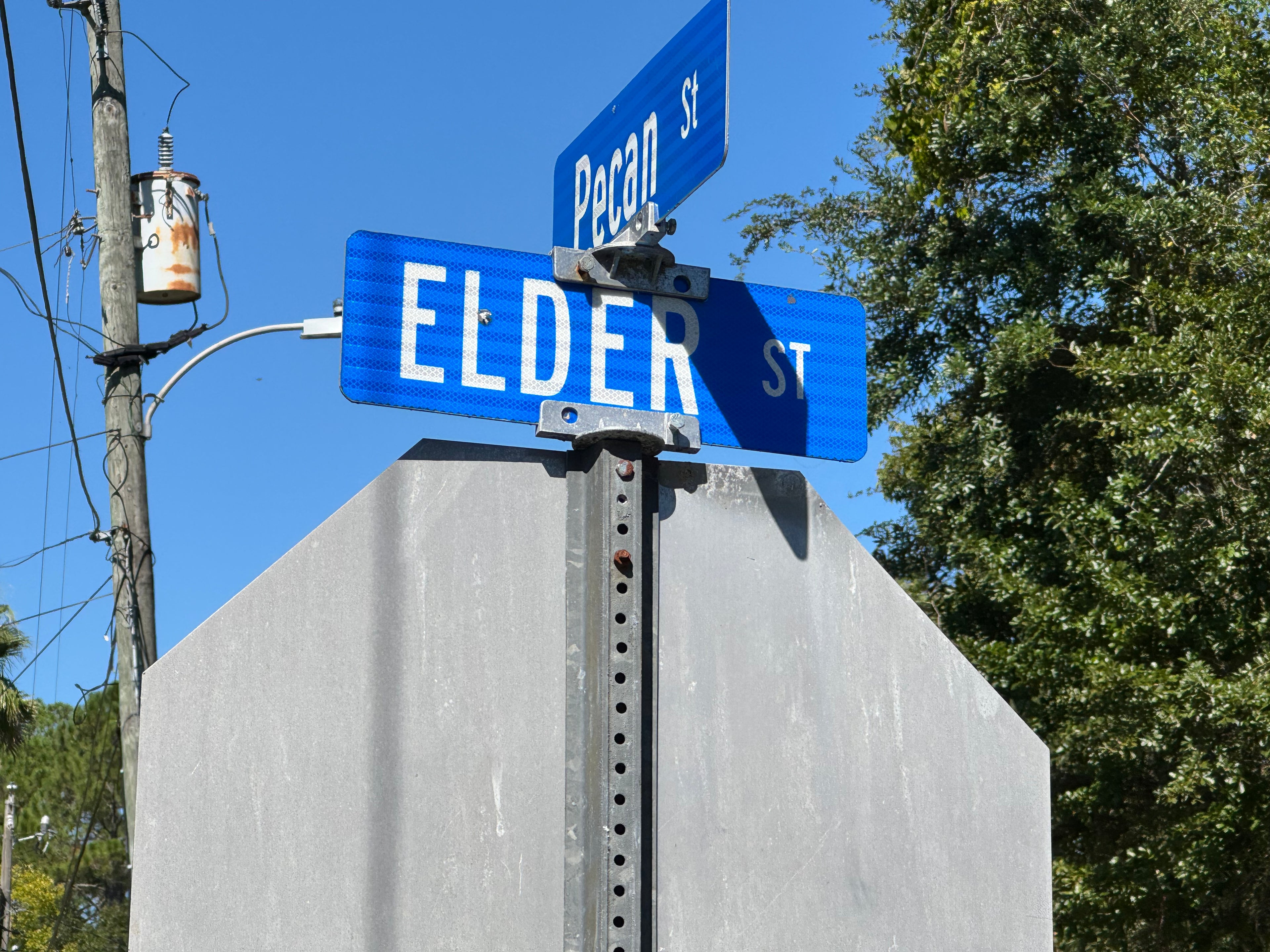 6325 Elder St, Moss Point, MS 39563