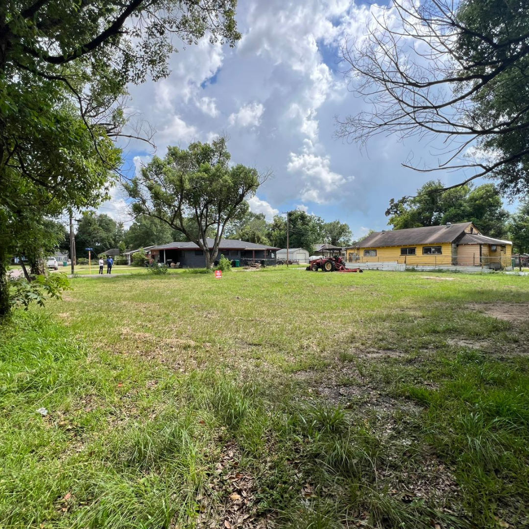 902 W Curtis Ave, Orange, TX 77630