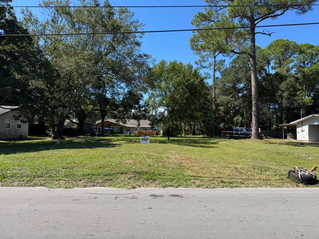 4011 Emerson St, Pascagoula, MS 39581