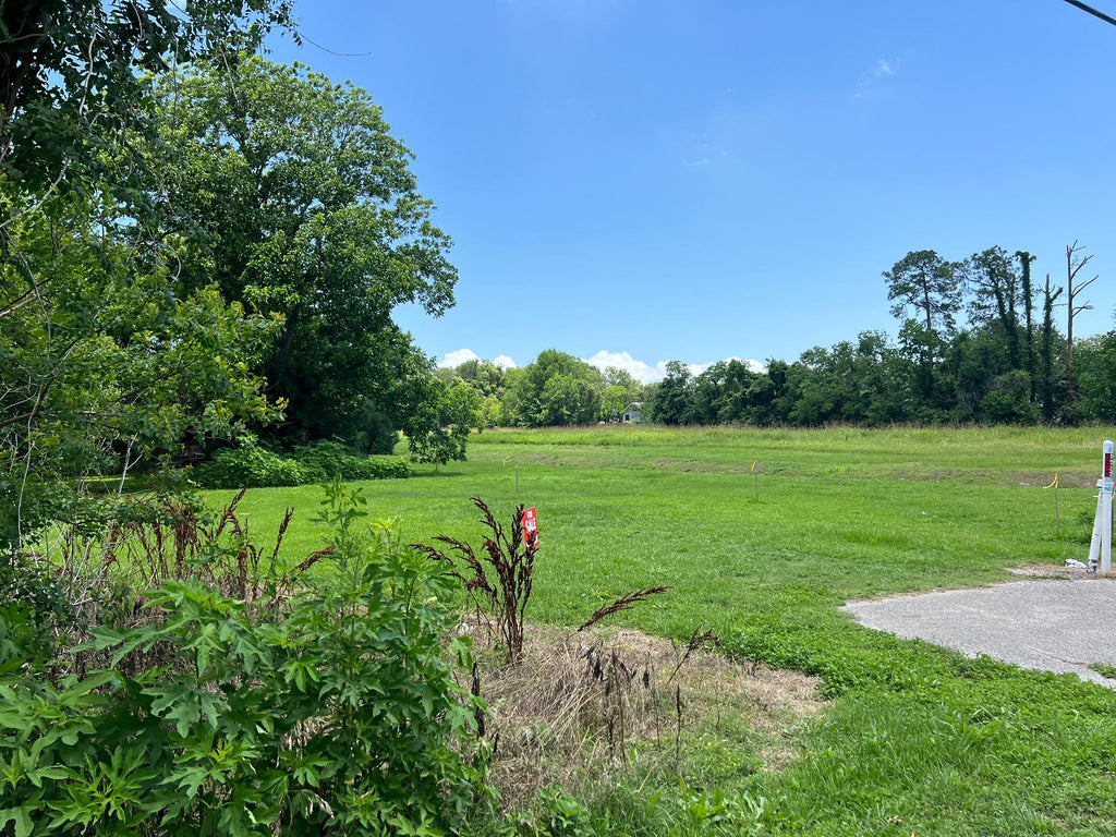 490 Ferry Dr, Bridge City, TX 77611